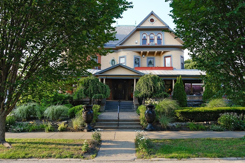 Union Gables Inn and Libby Supper Club — Hotels & Accommodation in Saratoga Springs. Rated 4.8 stars.