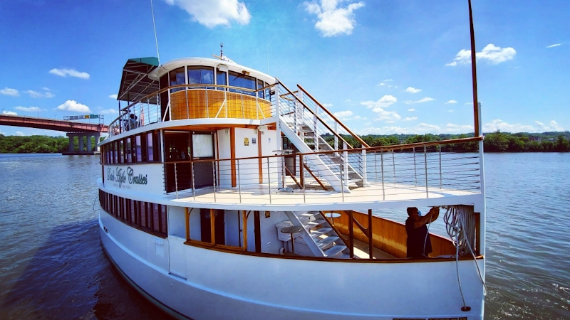 Dutch Apple Cruises & Tours — Tourist Attractions in Albany